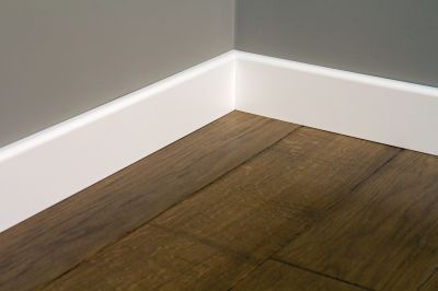 Covers wall-floor gaps